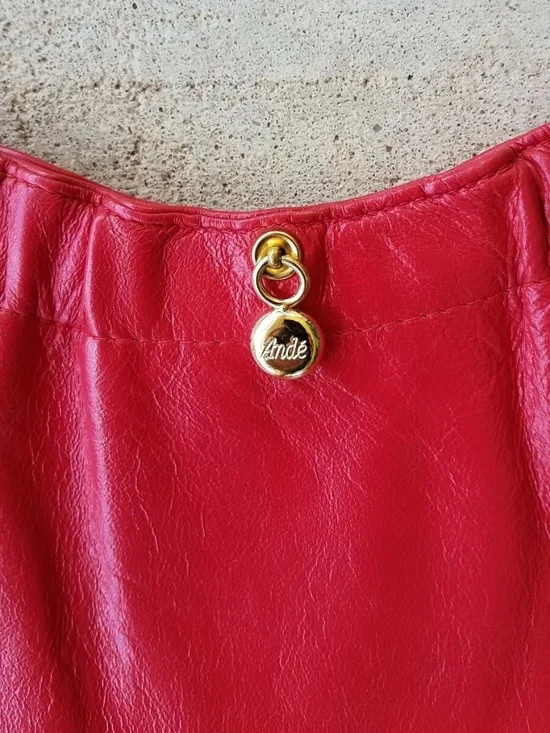 Vintage ANDE Small Red Leather Purse with Gold Metal Chain Strap - Picture 3 of 4